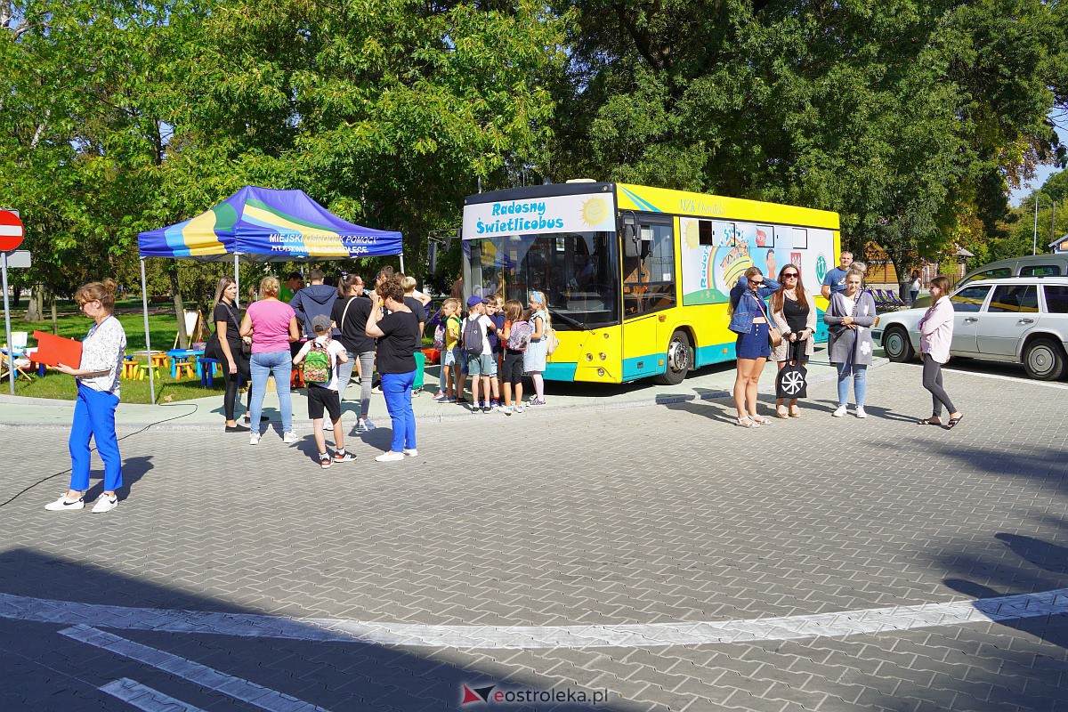 Piknik Czytelniczy. Otwarcie filii MBP Stacja Biblioteka [22.09.2023] - zdjęcie #49 - eOstroleka.pl