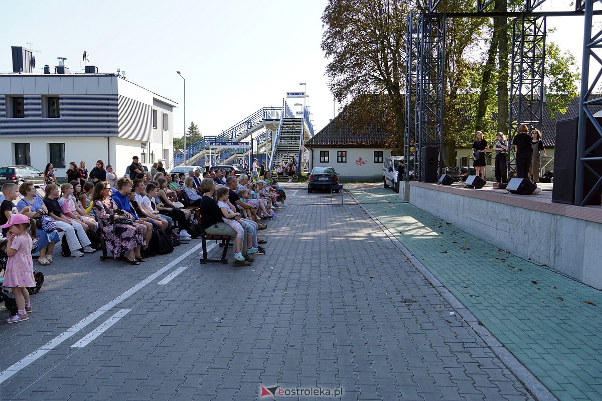 Piknik Czytelniczy. Otwarcie filii MBP Stacja Biblioteka [22.09.2023] - zdjęcie #46 - eOstroleka.pl