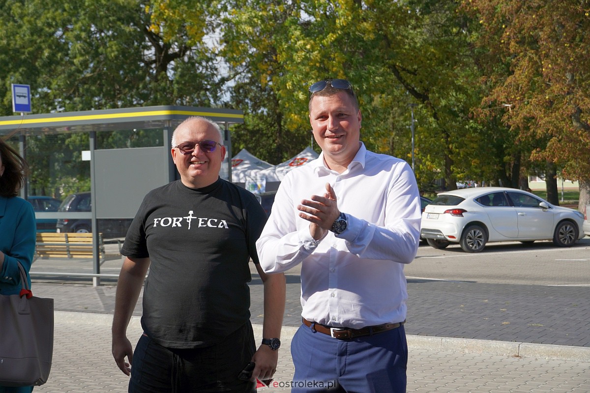Piknik Czytelniczy. Otwarcie filii MBP Stacja Biblioteka [22.09.2023] - zdjęcie #25 - eOstroleka.pl