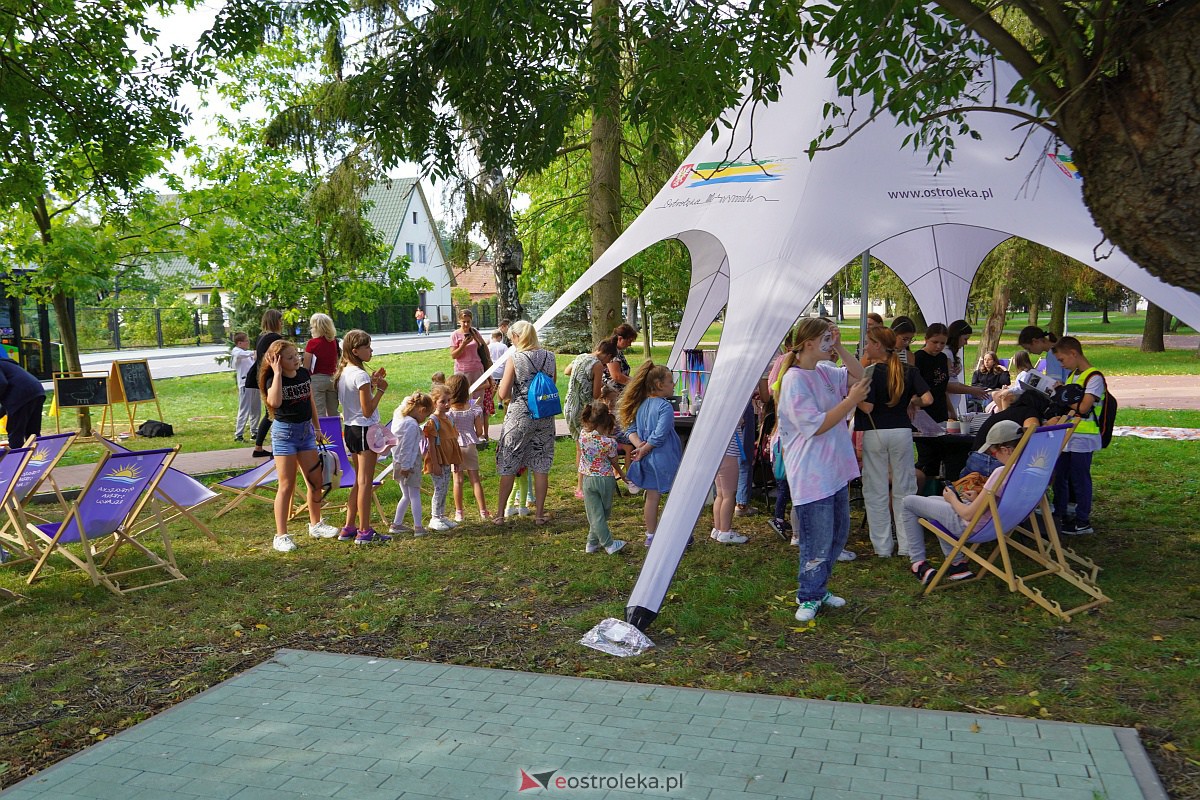 Piknik Czytelniczy. Otwarcie filii MBP Stacja Biblioteka [22.09.2023] - zdjęcie #4 - eOstroleka.pl