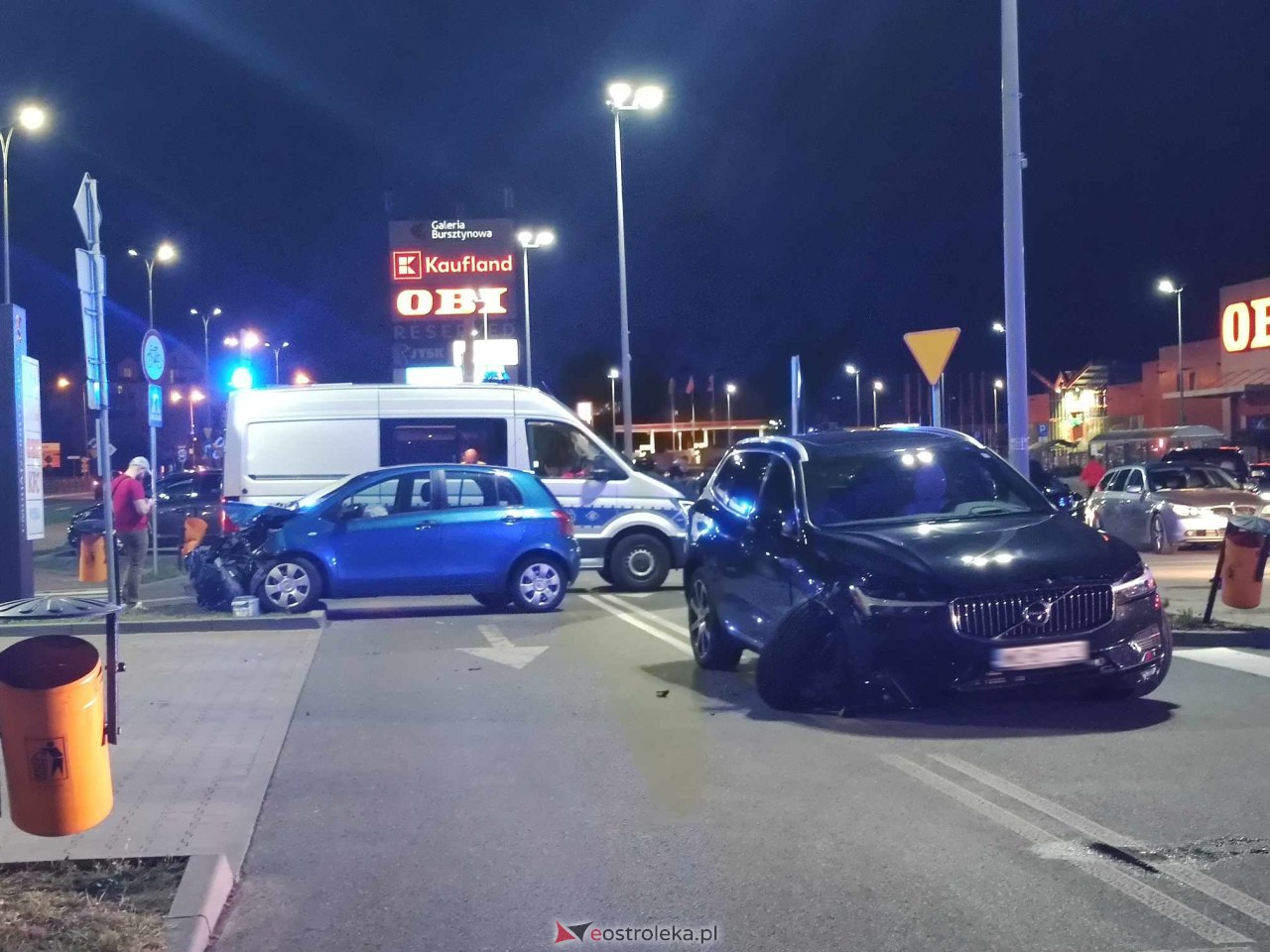 Wypadek przy Galerii Bursztynowej [22.09.2023] - zdjęcie #23 - eOstroleka.pl