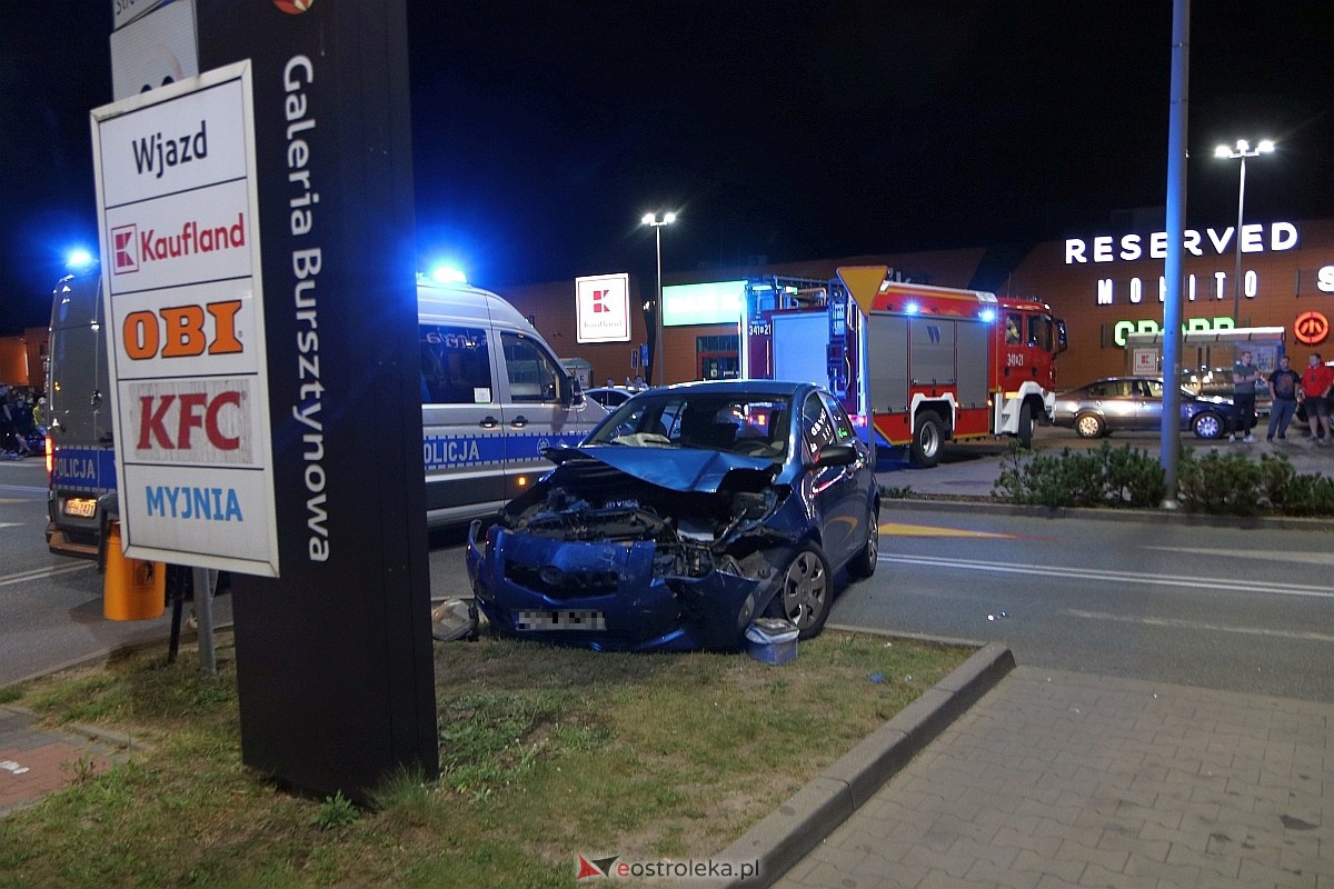 Wypadek przy Galerii Bursztynowej [22.09.2023] - zdjęcie #17 - eOstroleka.pl