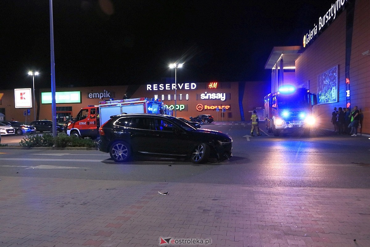 Wypadek przy Galerii Bursztynowej [22.09.2023] - zdjęcie #16 - eOstroleka.pl