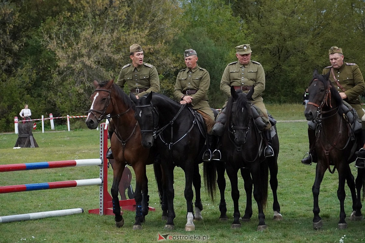 XI Zawody Kawaleryjskie - konkurs sprawności kawaleryjskiej w skokach przez przeszkody [23.09.2023] - zdjęcie #5 - eOstroleka.pl