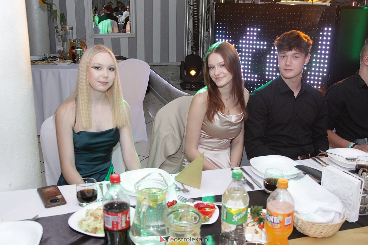 Półmetek uczniów z Zespołu Szkół Zawodowych nr 4 w Ostrołęce [23.09.2023] - zdjęcie #123 - eOstroleka.pl