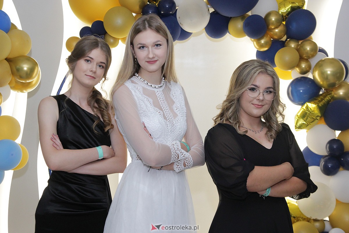 Półmetek uczniów z Zespołu Szkół Zawodowych nr 4 w Ostrołęce [23.09.2023] - zdjęcie #111 - eOstroleka.pl