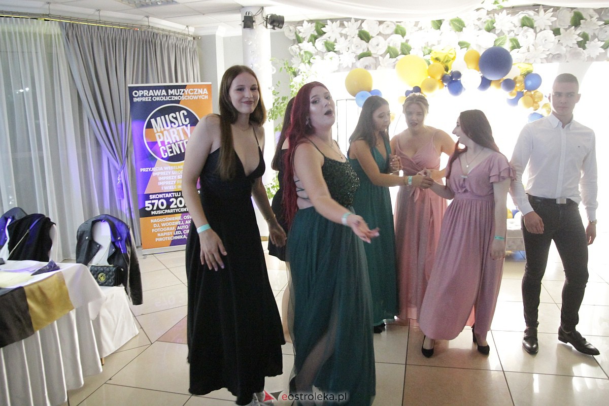 Półmetek uczniów z Zespołu Szkół Zawodowych nr 4 w Ostrołęce [23.09.2023] - zdjęcie #3 - eOstroleka.pl