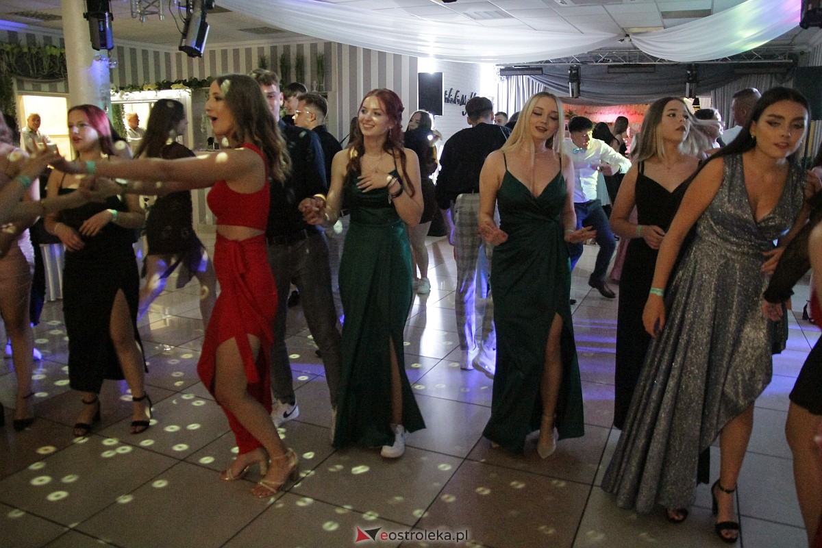 Półmetek uczniów z Zespołu Szkół Zawodowych nr 4 w Ostrołęce [23.09.2023] - zdjęcie #1 - eOstroleka.pl