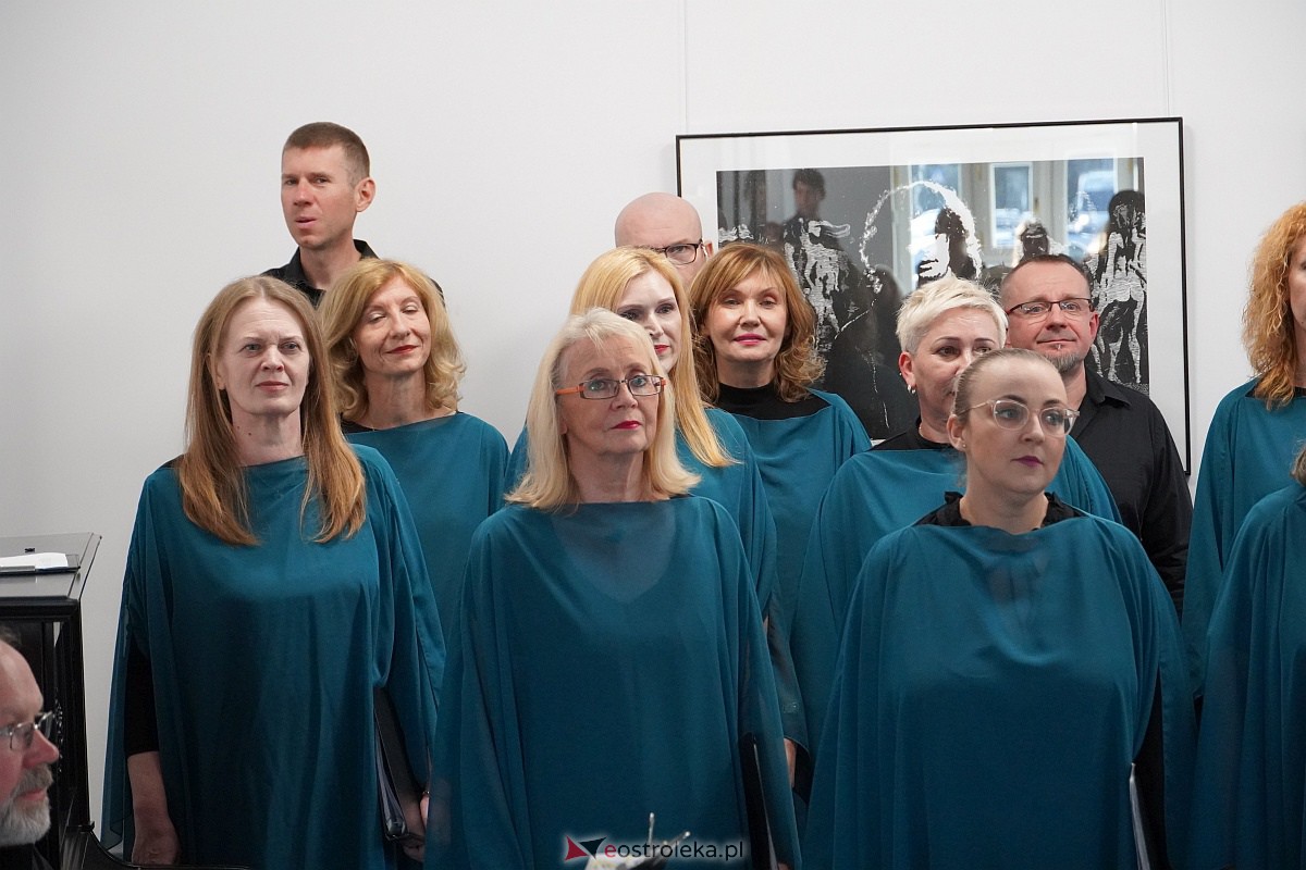 Koncert Rzeka marzeń w wykonaniu Ostrołęckiego Chóru Kameralnego [24.09.2023] - zdjęcie #15 - eOstroleka.pl