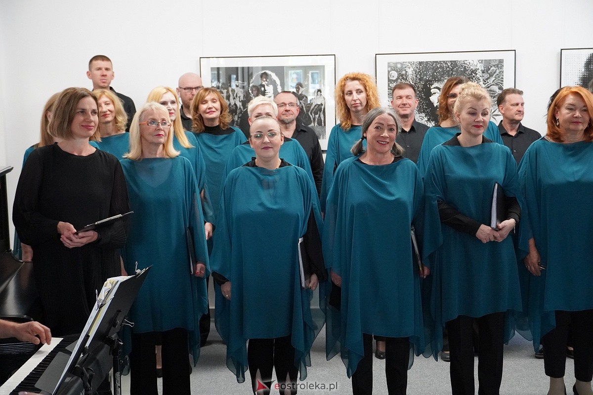 Koncert Rzeka marzeń w wykonaniu Ostrołęckiego Chóru Kameralnego [24.09.2023] - zdjęcie #9 - eOstroleka.pl