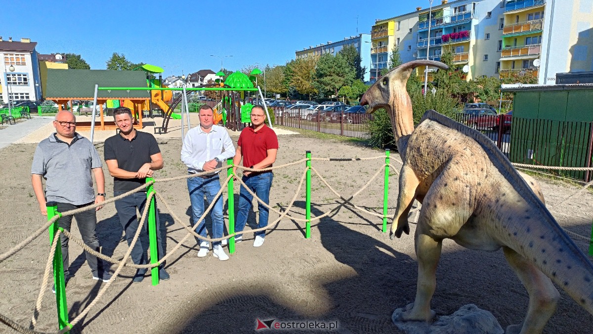 Odbiór placu zabaw na osiedlu Centrum [25.09.2023] - zdjęcie #45 - eOstroleka.pl