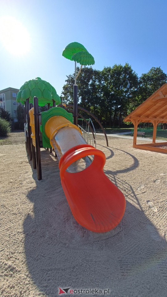 Odbiór placu zabaw na osiedlu Centrum [25.09.2023] - zdjęcie #37 - eOstroleka.pl
