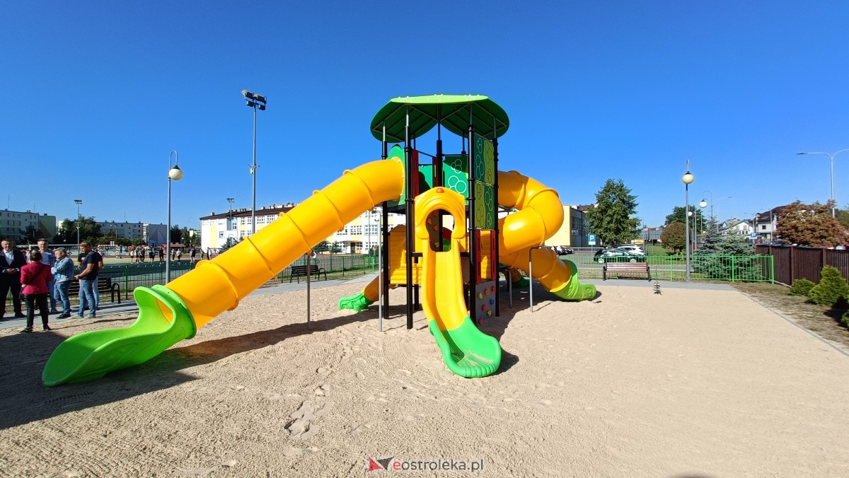 Odbiór placu zabaw na osiedlu Centrum [25.09.2023] - zdjęcie #36 - eOstroleka.pl