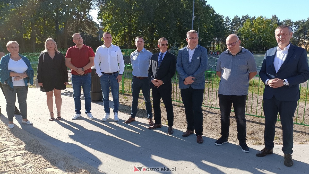 Odbiór placu zabaw na osiedlu Centrum [25.09.2023] - zdjęcie #33 - eOstroleka.pl