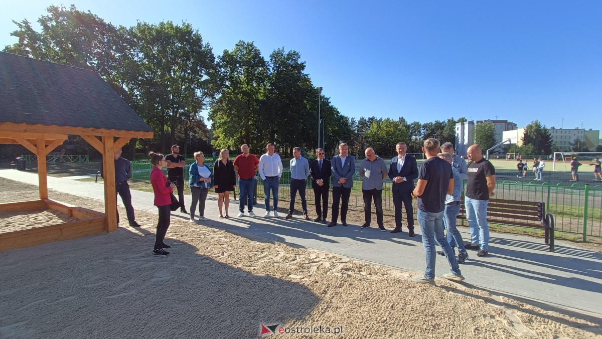 Odbiór placu zabaw na osiedlu Centrum [25.09.2023] - zdjęcie #30 - eOstroleka.pl