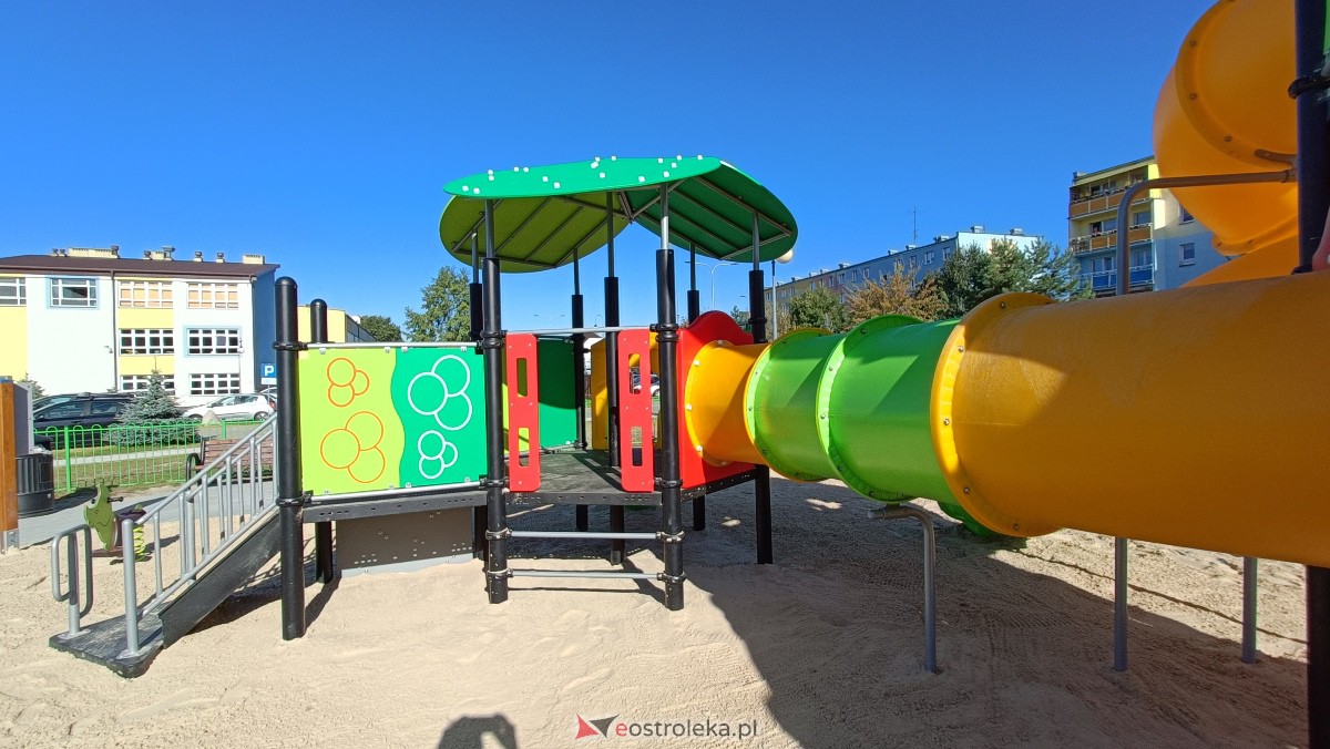 Odbiór placu zabaw na osiedlu Centrum [25.09.2023] - zdjęcie #29 - eOstroleka.pl