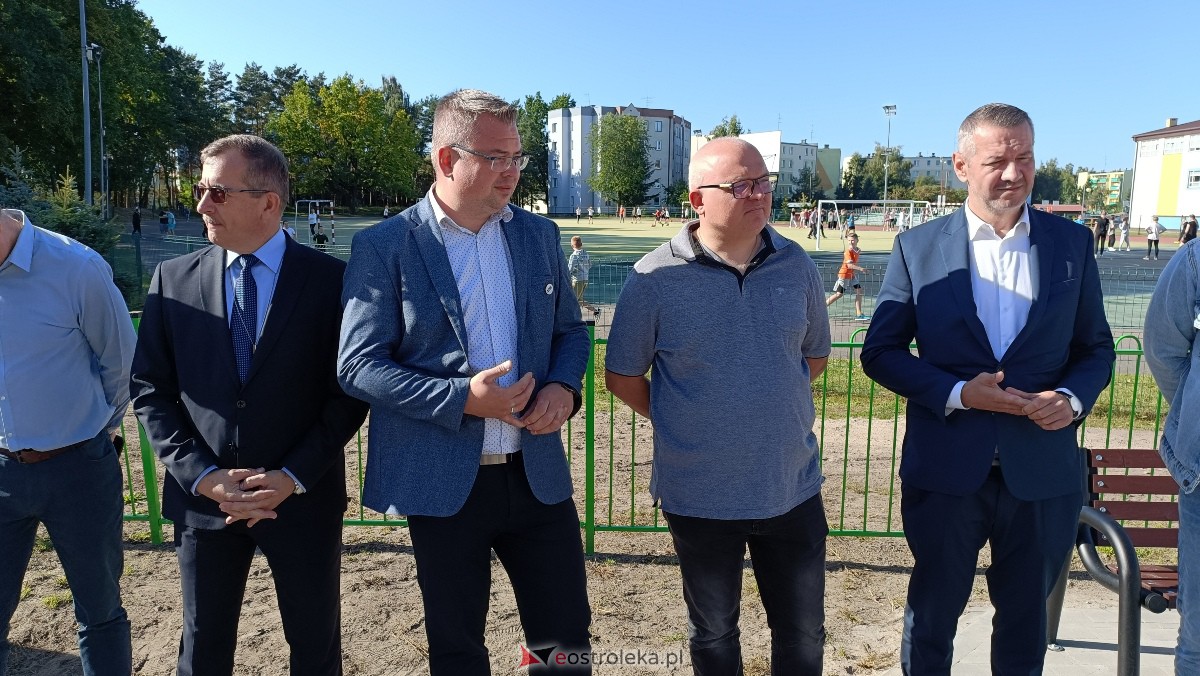 Odbiór placu zabaw na osiedlu Centrum [25.09.2023] - zdjęcie #21 - eOstroleka.pl