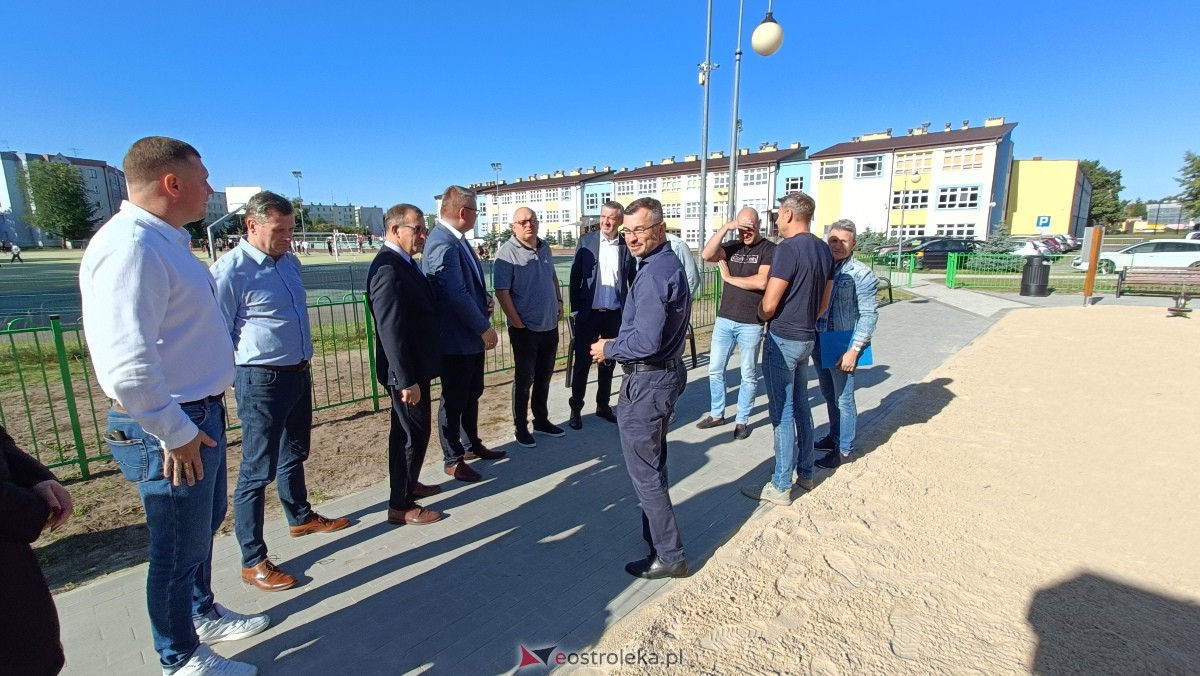 Odbiór placu zabaw na osiedlu Centrum [25.09.2023] - zdjęcie #20 - eOstroleka.pl