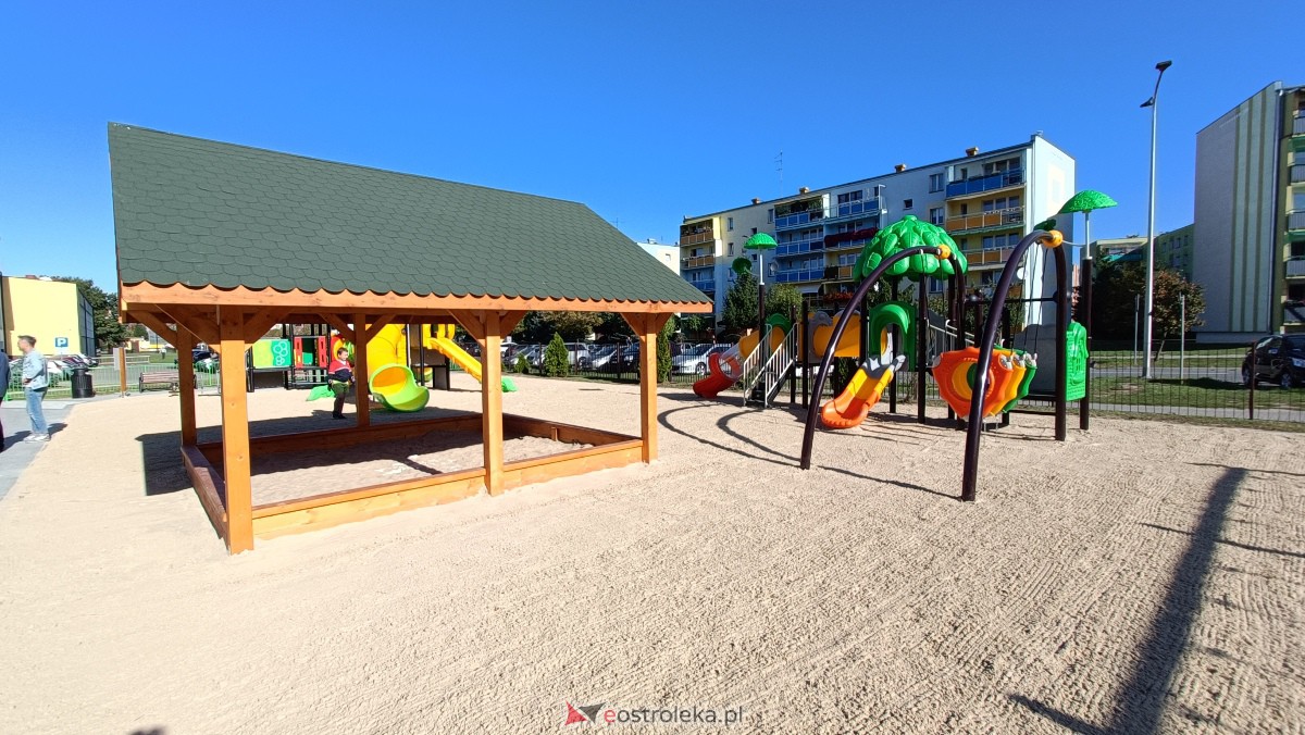 Odbiór placu zabaw na osiedlu Centrum [25.09.2023] - zdjęcie #1 - eOstroleka.pl