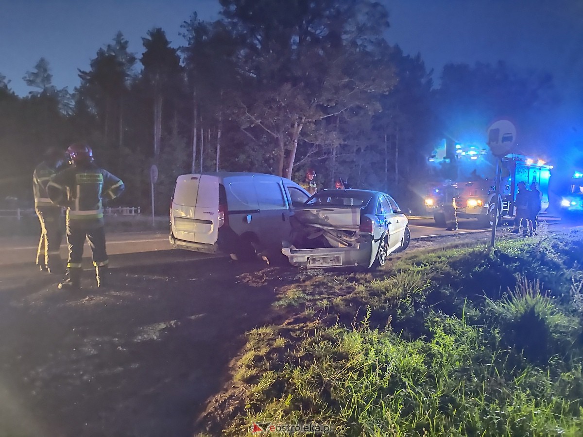 Wypadek na DK-61 między Ostrołęką a Łomżą [25.09.2023] - zdjęcie #2 - eOstroleka.pl