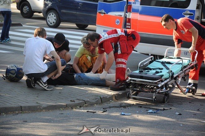 Potrącenie motorowerzysty na skrzyżowaniu 11 Listopada i Inwalidów Wojennych (26.05.2011) - zdjęcie #20 - eOstroleka.pl