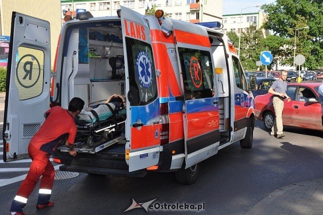 Potrącenie motorowerzysty na skrzyżowaniu 11 Listopada i Inwalidów Wojennych (26.05.2011) - zdjęcie #24 - eOstroleka.pl