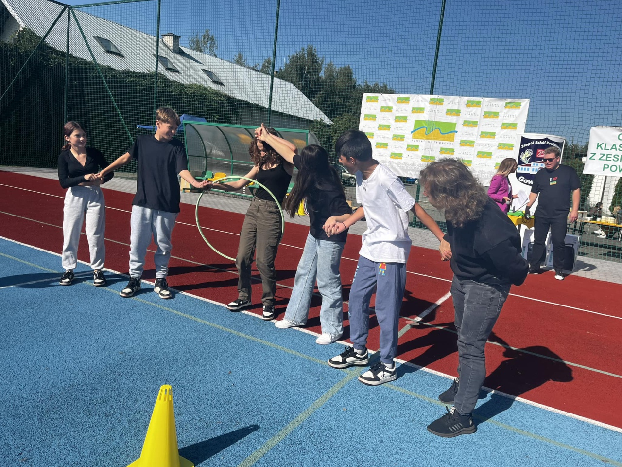 Otrzęsiny Klas Pierwszych z Zespołów Szkół Powiatowych [26.09.2023] - zdjęcie #38 - eOstroleka.pl