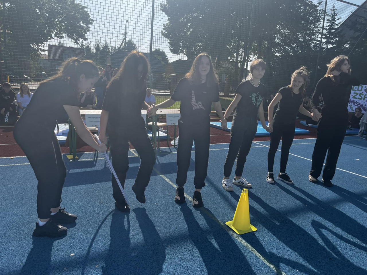 Otrzęsiny Klas Pierwszych z Zespołów Szkół Powiatowych [26.09.2023] - zdjęcie #35 - eOstroleka.pl