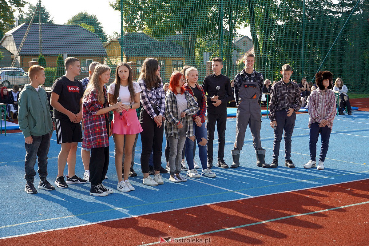 Otrzęsiny Klas Pierwszych z Zespołów Szkół Powiatowych [26.09.2023] - zdjęcie #123 - eOstroleka.pl