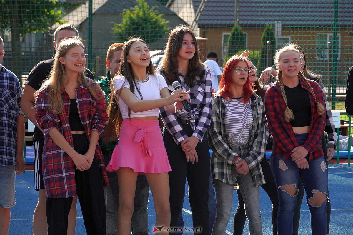 Otrzęsiny Klas Pierwszych z Zespołów Szkół Powiatowych [26.09.2023] - zdjęcie #117 - eOstroleka.pl
