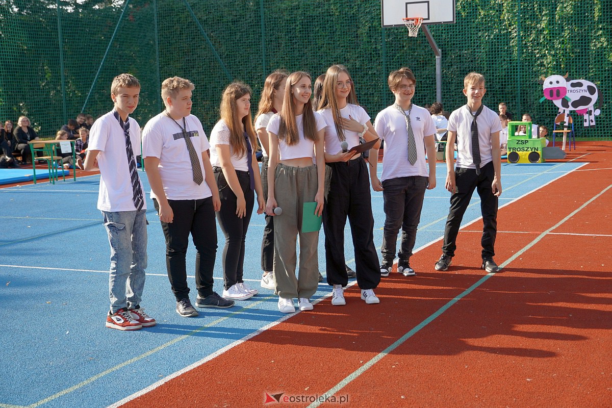 Otrzęsiny Klas Pierwszych z Zespołów Szkół Powiatowych [26.09.2023] - zdjęcie #111 - eOstroleka.pl