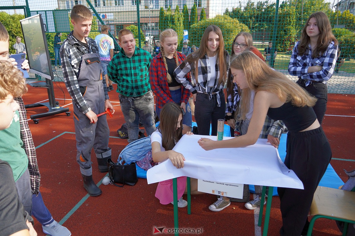 Otrzęsiny Klas Pierwszych z Zespołów Szkół Powiatowych [26.09.2023] - zdjęcie #83 - eOstroleka.pl