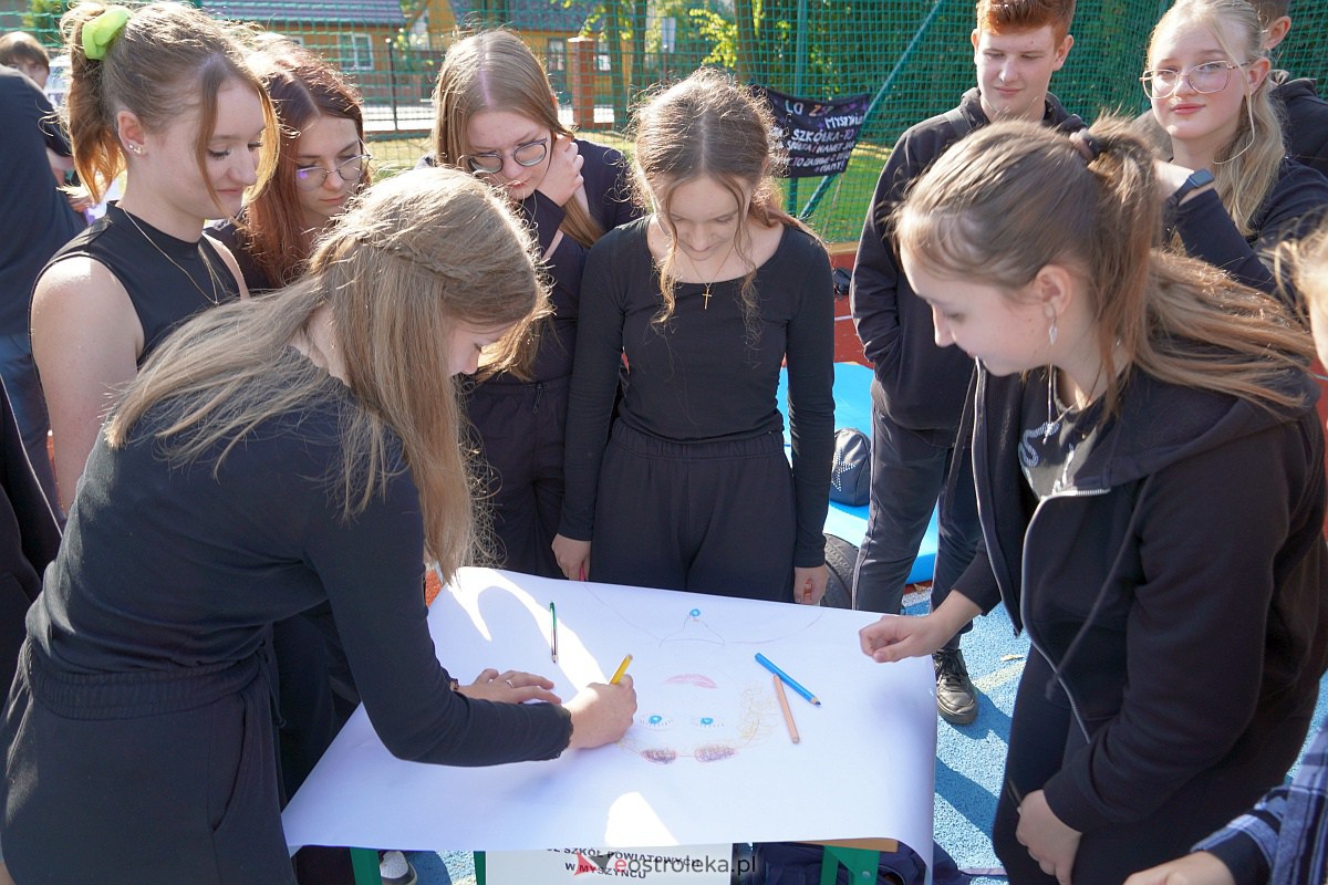 Otrzęsiny Klas Pierwszych z Zespołów Szkół Powiatowych [26.09.2023] - zdjęcie #75 - eOstroleka.pl