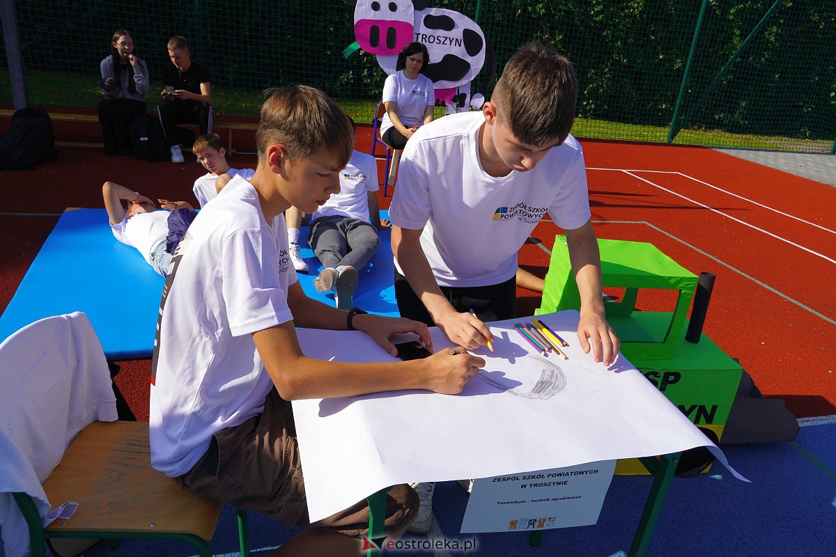 Otrzęsiny Klas Pierwszych z Zespołów Szkół Powiatowych [26.09.2023] - zdjęcie #70 - eOstroleka.pl