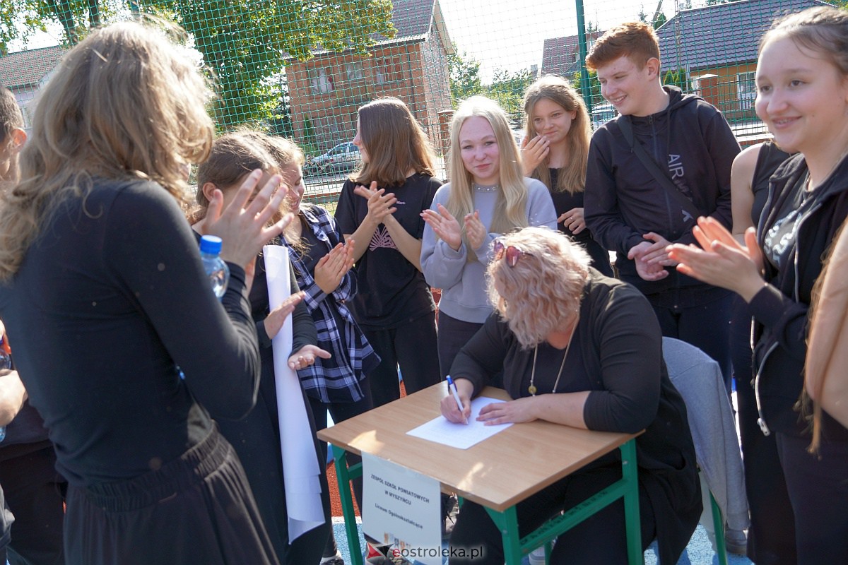 Otrzęsiny Klas Pierwszych z Zespołów Szkół Powiatowych [26.09.2023] - zdjęcie #44 - eOstroleka.pl