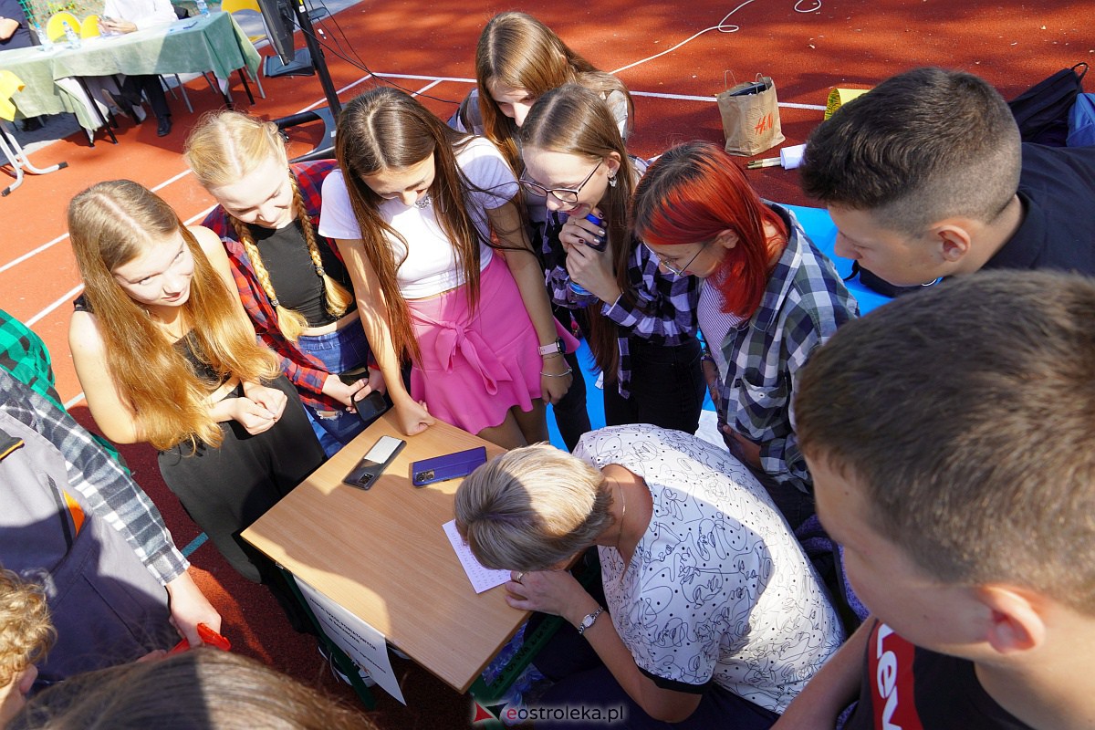 Otrzęsiny Klas Pierwszych z Zespołów Szkół Powiatowych [26.09.2023] - zdjęcie #40 - eOstroleka.pl