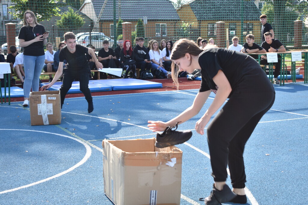 Otrzęsiny Klas Pierwszych z Zespołów Szkół Powiatowych [26.09.2023] - zdjęcie #27 - eOstroleka.pl