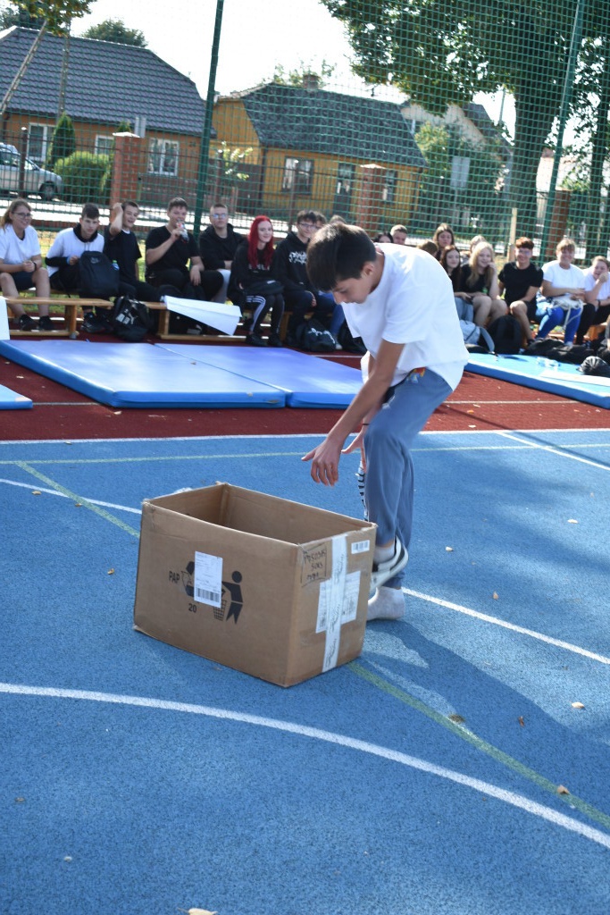 Otrzęsiny Klas Pierwszych z Zespołów Szkół Powiatowych [26.09.2023] - zdjęcie #25 - eOstroleka.pl