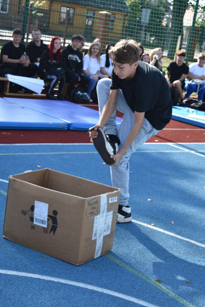 Otrzęsiny Klas Pierwszych z Zespołów Szkół Powiatowych [26.09.2023] - zdjęcie #24 - eOstroleka.pl