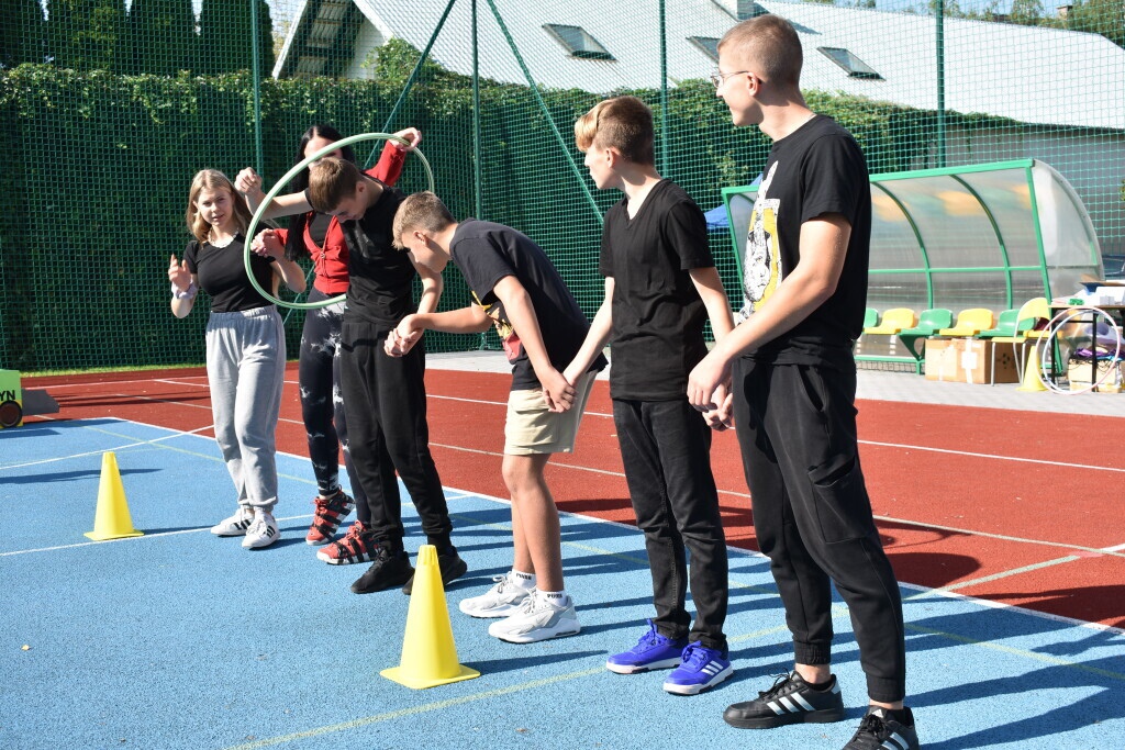 Otrzęsiny Klas Pierwszych z Zespołów Szkół Powiatowych [26.09.2023] - zdjęcie #19 - eOstroleka.pl