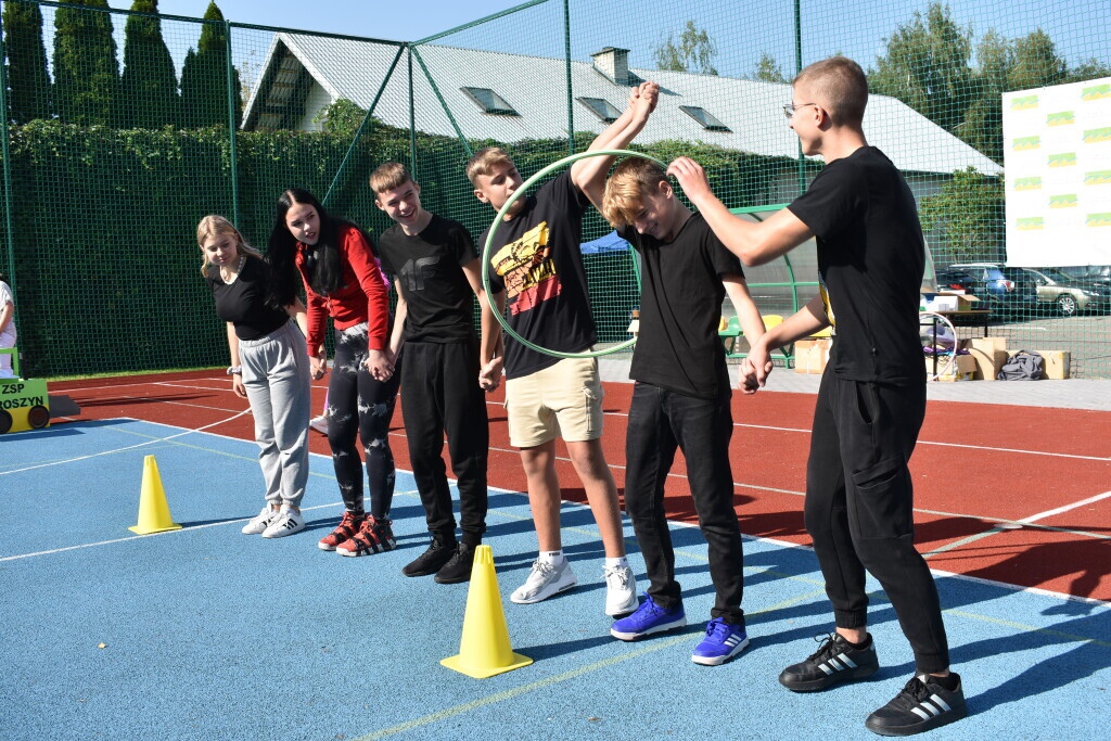 Otrzęsiny Klas Pierwszych z Zespołów Szkół Powiatowych [26.09.2023] - zdjęcie #18 - eOstroleka.pl