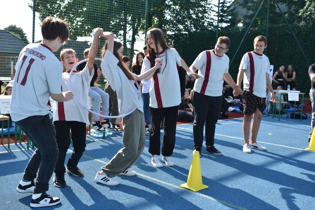 Otrzęsiny Klas Pierwszych z Zespołów Szkół Powiatowych [26.09.2023] - zdjęcie #16 - eOstroleka.pl