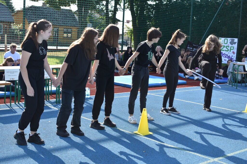 Otrzęsiny Klas Pierwszych z Zespołów Szkół Powiatowych [26.09.2023] - zdjęcie #15 - eOstroleka.pl