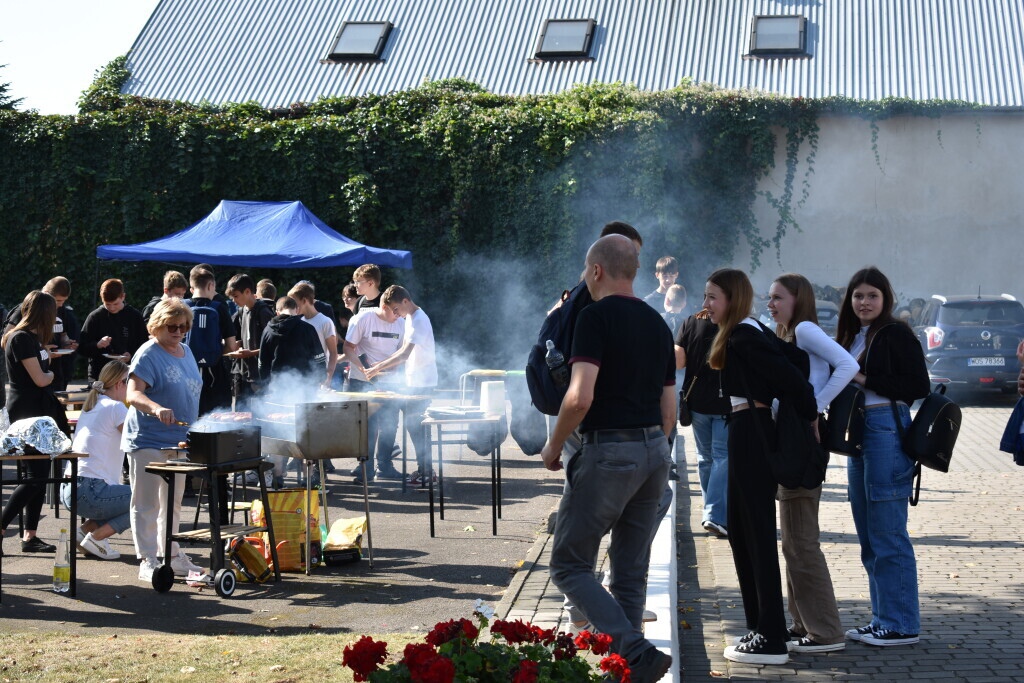 Otrzęsiny Klas Pierwszych z Zespołów Szkół Powiatowych [26.09.2023] - zdjęcie #13 - eOstroleka.pl