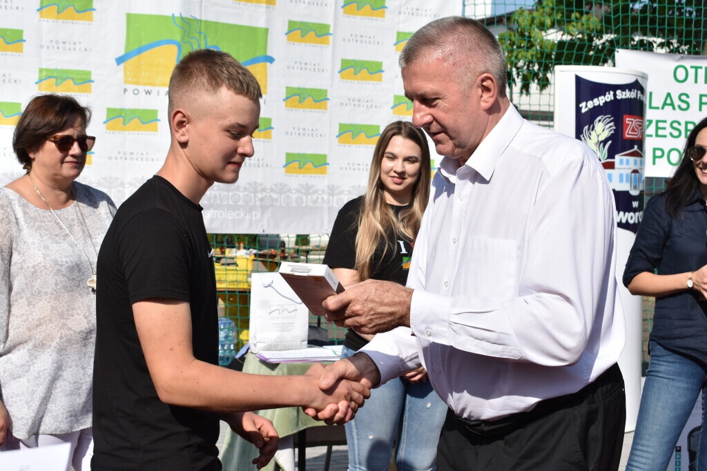Otrzęsiny Klas Pierwszych z Zespołów Szkół Powiatowych [26.09.2023] - zdjęcie #12 - eOstroleka.pl