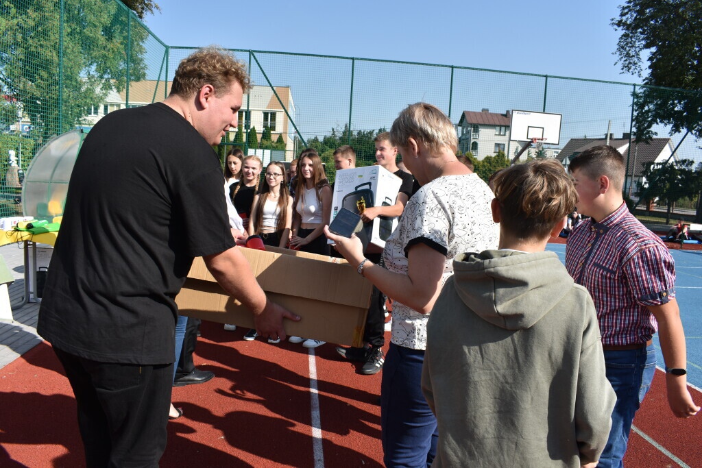 Otrzęsiny Klas Pierwszych z Zespołów Szkół Powiatowych [26.09.2023] - zdjęcie #11 - eOstroleka.pl