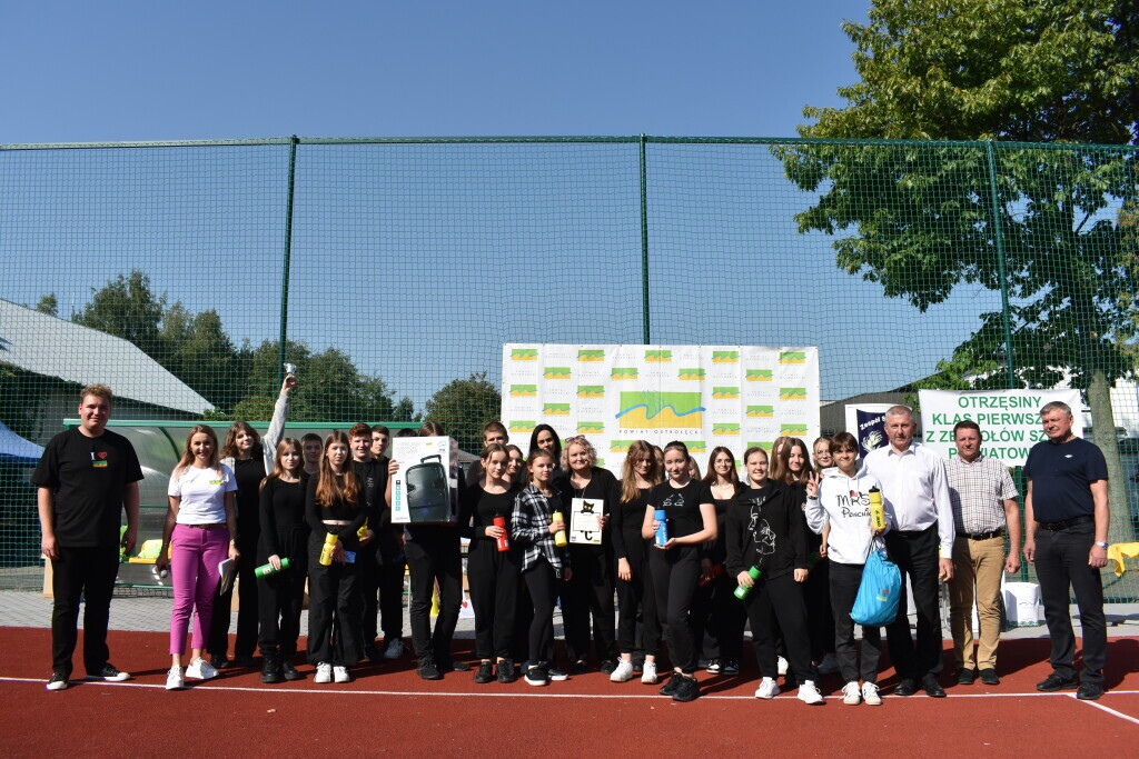 Otrzęsiny Klas Pierwszych z Zespołów Szkół Powiatowych [26.09.2023] - zdjęcie #9 - eOstroleka.pl