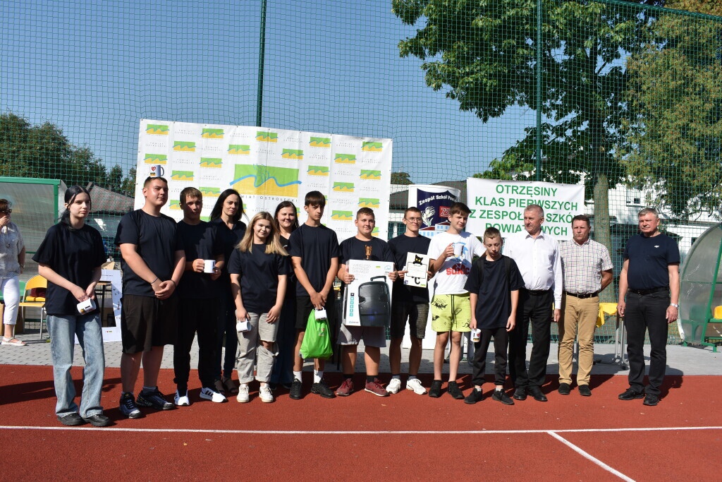 Otrzęsiny Klas Pierwszych z Zespołów Szkół Powiatowych [26.09.2023] - zdjęcie #8 - eOstroleka.pl