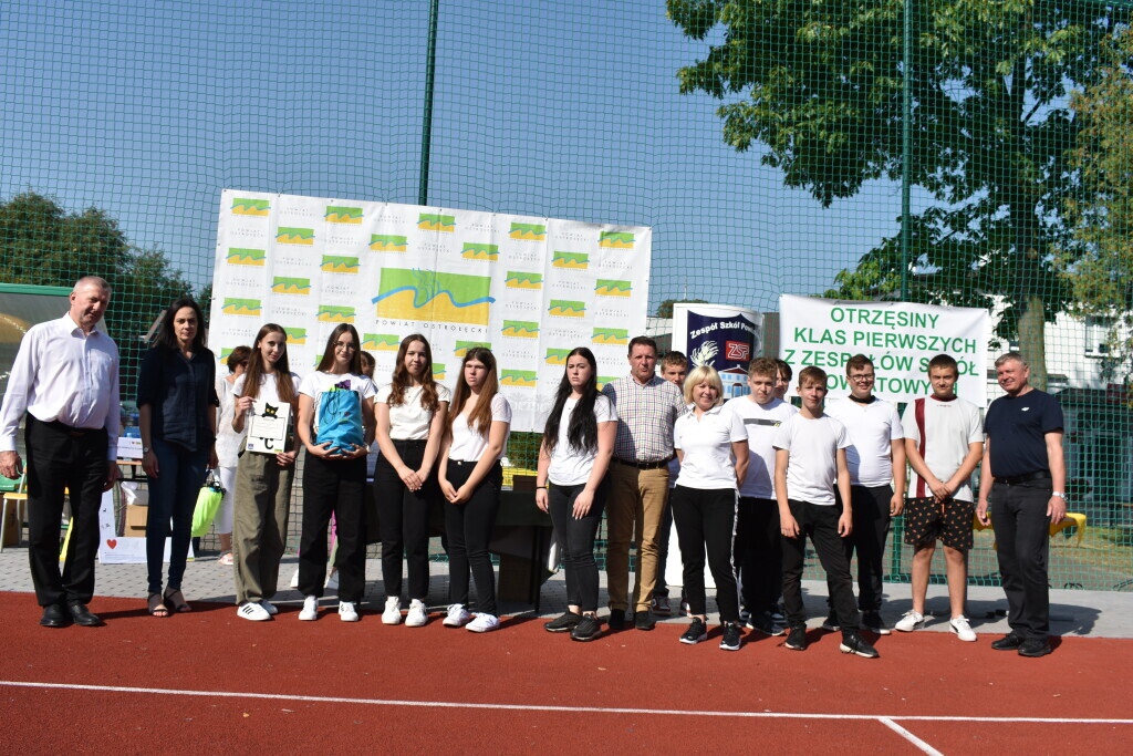 Otrzęsiny Klas Pierwszych z Zespołów Szkół Powiatowych [26.09.2023] - zdjęcie #7 - eOstroleka.pl