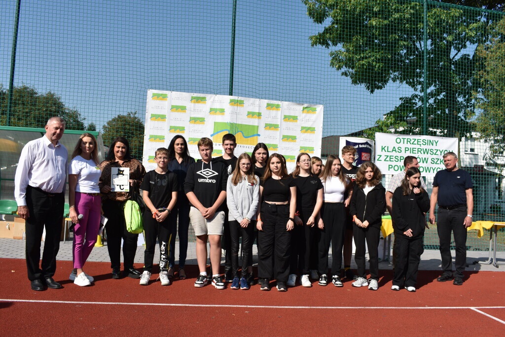 Otrzęsiny Klas Pierwszych z Zespołów Szkół Powiatowych [26.09.2023] - zdjęcie #5 - eOstroleka.pl